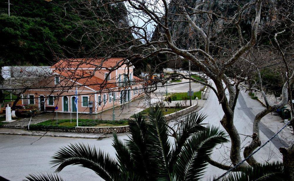 Odysseus Palace Порос Екстер'єр фото